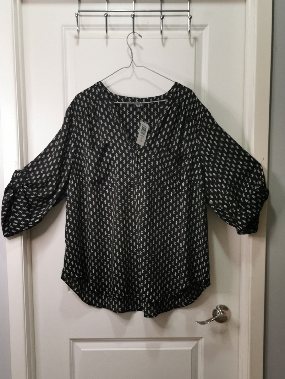 torrid Black Blouse with White Micro Print‎ V-Neck
